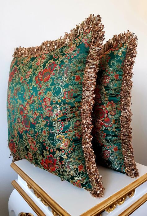 Sewing Pillows Ideas, Diy Chair Covers, Fancy Cushions, Luxury Pillows Decorative, Silk Ribbon Embroidery Patterns, Colorful Room Decor, Designer Bed Sheets, Teal Decor, Pillows Decorative Diy