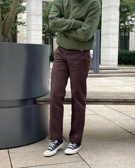 Dickies Outfit, Brown Pants Men, Brown Pants Outfit, Sweater Outfits Men, Minimalist Fashion Men, Pants Outfit Men, Mens Trendy Outfits, Street Style Outfits Men, Mens Casual Dress Outfits