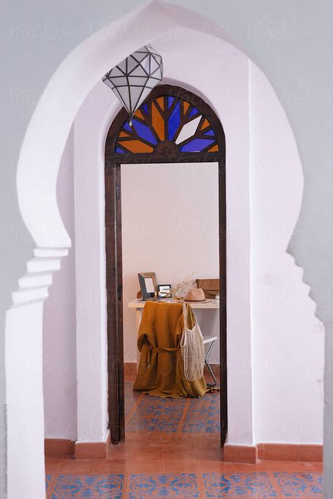 Stained Glass Above Door, Doorway Ideas, Stained Glass Above Doorway, Stain Glass Above Interior Door, Moroccan Doorway, Morrocan Doors, Moroccan Inspired Bedroom, Moroccan Arch, Arch Doorway