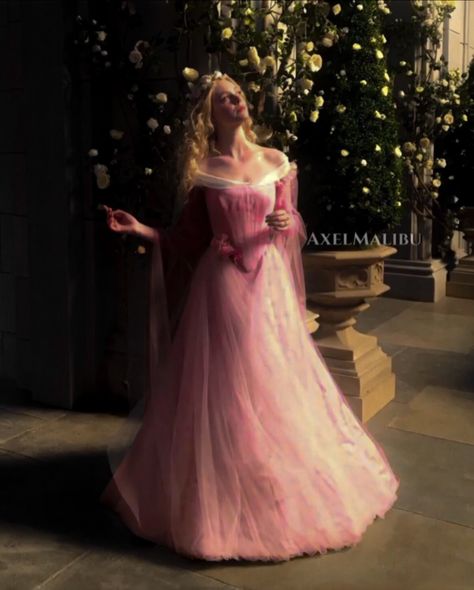 Princess Aurora Live Action, Medieval Princess Aesthetic, Sleeping Beauty Gown, Sleeping Beauty Wedding Dress, Aurora Sleeping Beauty Dress, Aurora Ballet, Aurora Wedding Dress, Aurora Maleficent, Aurora Gown