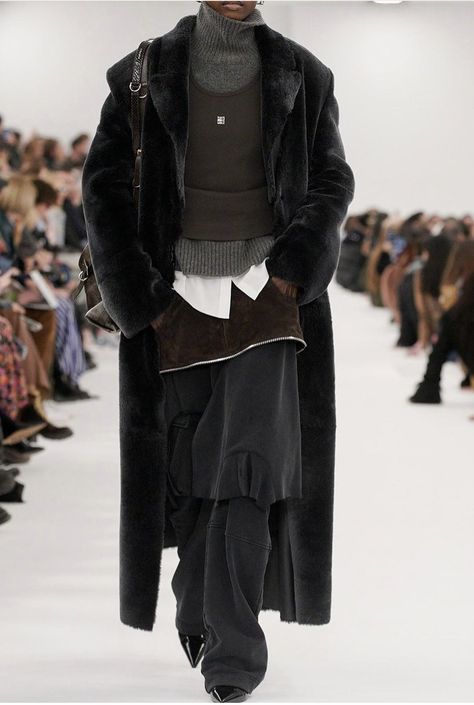 Kanye West Outfits, Archive Fashion, Fashion Stores, Streetwear Men Outfits, Mode Vintage, Fashion Sense, Aesthetic Clothes, Runway Fashion, Fashion Inspo Outfits