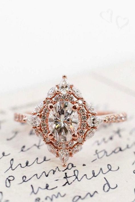 Rose gold engagement rings are very popular. All jewelers include in their collections engagement rings in rose gold. Browse the most popular rings. Flower Engagement Ring Set, Rose Gold Engagement Rings, Gold Flower Ring, Flower Engagement Ring, Morganite Engagement Ring, Beautiful Engagement Rings, Rose Engagement Ring, Rose Gold Engagement, Fashion Ring