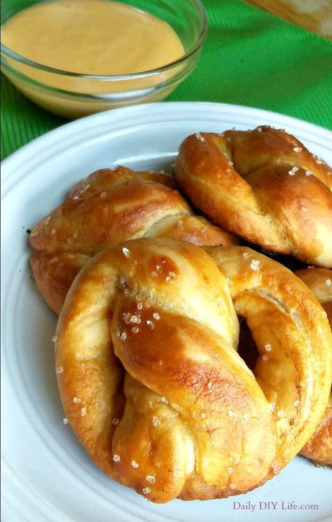 An irresistible copycat recipe for Auntie Anne's Pretzels! You won't believe how close to the real thing these are! A perfect chewy, salty anytime snack. Aunt Annies Pretzel Recipe, Recipes With Cheese, Auntie Annes Pretzels, Pretzel Recipes, Auntie Anne, Cheese Dipping Sauce, Cajun Chicken Pasta Recipes, Auntie Annes, Pretzel Recipe