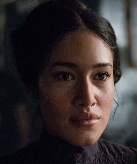 Orianka Kilcher, The Alienist, Julia Jones, Native American Actors, Drama Film, Period Dramas, Girl Crush, Actors & Actresses, New World