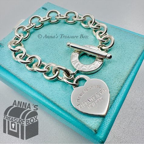 Tiffany Gifts, Expensive Jewelry Luxury, Heart Tag, Tiffany Jewelry, Jewelry Luxury, Expensive Jewelry, Toggle Bracelet, Size Comparison, Tiffany Blue