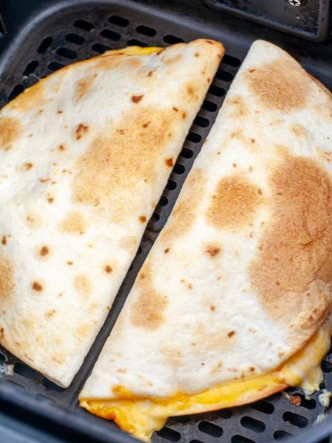 Tortilla Recipe Air Fryer, Air Fryer Quesadillas Recipes, Air Fried Tortillas, Easy Air Fryer Meals Healthy Lunch, Air Fry Tortillas, Air Fryer Cheese Quesadilla, Air Fryer Tortilla Wraps, Ninja Airfryer Recipes, Air Fryer Quesadilla Recipes