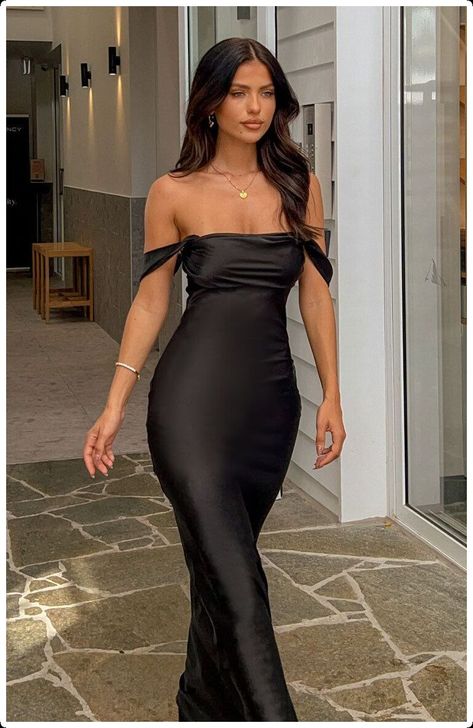 Formal Maxi Dress, Black Off Shoulder, Prom Dress Inspiration, فستان سهرة, Modieuze Outfits, Maxi Dress Formal, Wedding Guest Dress Summer, Glam Dresses, Hip Dress