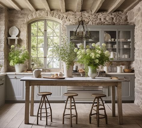 Cozy Cottage Kitchen, European Cottage, Rustic Country Kitchens, European Kitchens, Casa Country, Cottage Interior, Cottage Kitchens, French Country Kitchen, French Country House