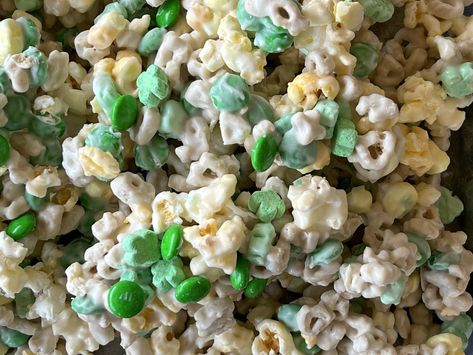 Leprechaun Bait, Lucky Charms Cereal, Cereal Bars, Easy No Bake, Irish Soda Bread, Almond Bark, Soda Bread, Snack Mix, Greens Recipe