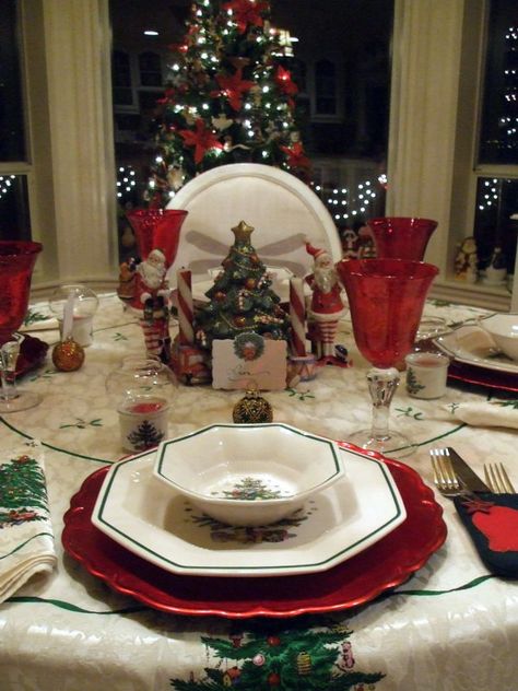 Christmas and Holiday Tablescapes Table Settings Nikko Christmas Dishes Table Settings, Nikko Christmastime Tablescape, Spode Christmas Table Settings, Dining Table Decoration Ideas, Christmas Dining Table Decor, Table Decoration Ideas, Christmas Table Setting, Holiday Dishes, Dining Table Decoration