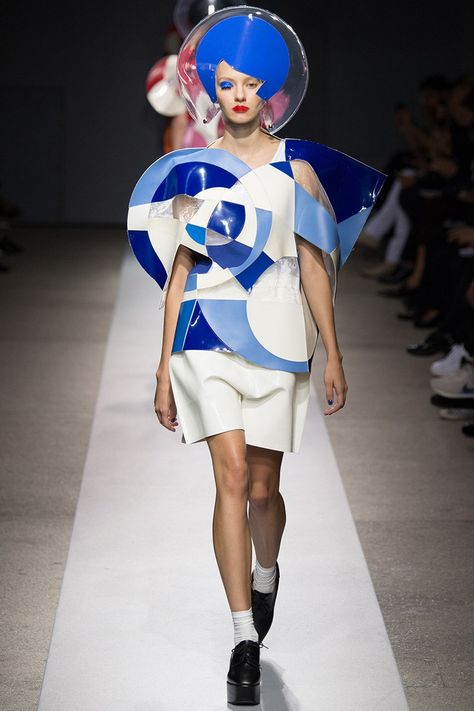 Cubism Fashion, Circle Fashion, Sonia Delaunay, Sculptural Fashion, Space Fashion, Tumblr Outfits, Futuristic Fashion, Avant Garde Fashion, Junya Watanabe