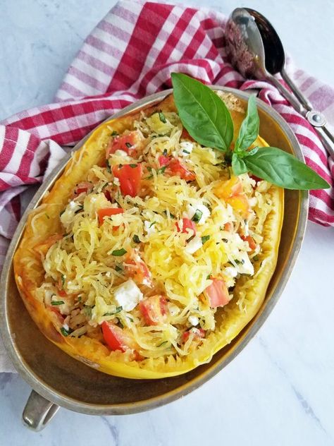 Feta Spaghetti Squash, Feta Spaghetti, Best Spaghetti Squash Recipes, Spaghetti Squash Recipes Easy, Roasted Spaghetti Squash, Red Pepper Recipes, Vegetarian Main Course, Baked Spaghetti Squash, Baked Feta