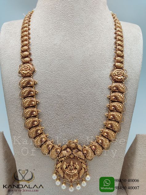 #gold #goldnecklace #goldharam #kandalaajewellers #kandalaajewelleryjayanagar #jewellery #retail #retailshop #kasumala #antique #tradition #traditionaljewellery #authentic #preciousjewels #ethnic #indian #necklace #antiquefinishjewellery #bride #southindianbride #southindianjewellery #weddingjewellery #bridaljewellery #southindianwedding #telugubride #kannadabride #tamilbride #bridesofkarnataka #nakashara #pachihara #antiquehara #longnecklace #nakasnecklace #antiquenecklace #templejewellery Gold Aram Designs Latest, Gold Wedding Jewelry Necklace, Antique Haram, Latest Necklace Design, Mango Haram, Mango Mala, Haram Designs, Gold Haram, Gold Earrings Indian