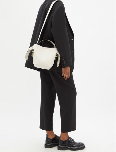 Musubi Bag Outfit, Acne Musubi, Musubi Bag, Bag Outfit, Man United, Studio S, White Outfits, White Bag, Cloth Bags