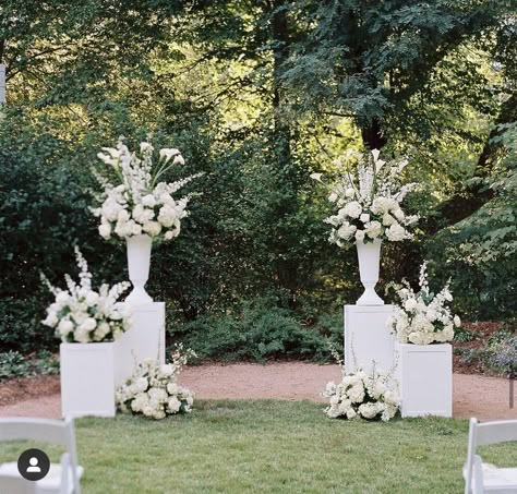 Pillar Arch, Ceremony Backdrop Outdoor, Wedding Pillars, Ceremony Florals, Wedding Alters, Wedding Isles, Altar Flowers, Indoor Wedding Ceremonies, Aisle Flowers