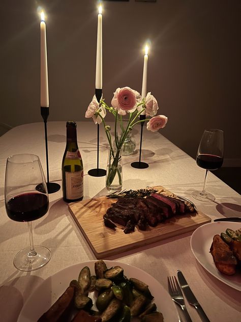 Fancy Dinner Date Aesthetic, Date Dinner Ideas At Home, Dinner Aesthetic Romantic, At Home Dinner Date, Romantic Dinners For Two At Home, Dinner Date At Home, Romantic Home Dates, Romantic Dinner At Home, Dinner Date Aesthetic