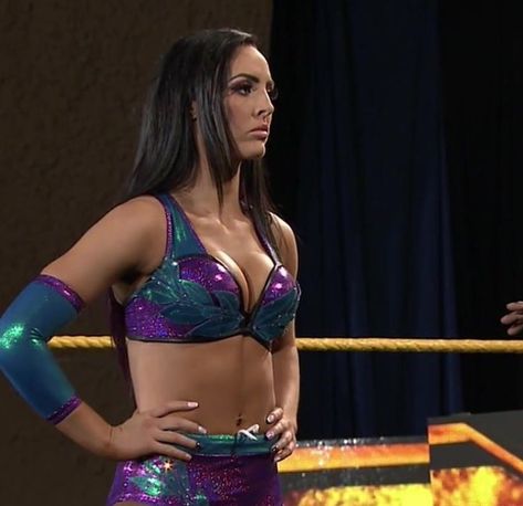 Peyton Royce, Wwe Superstars, Royce, Athletic Women, Wwe, Sports Bra, Bra