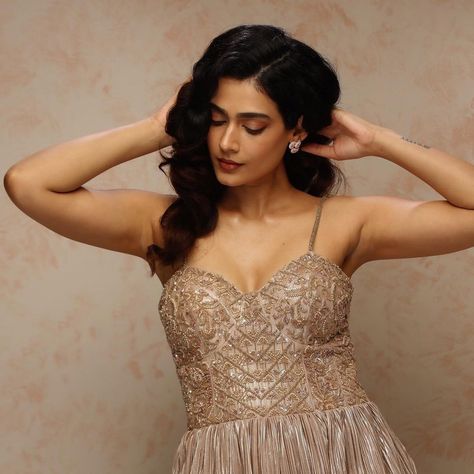 Aakanksha Singh, Sleeveless Formal Dress, Cocktail Dress, Formal Dresses, On Twitter, Twitter