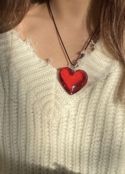 ❤️ Chunky Heart Necklace Outfit, Chunky Necklace Aesthetic, Big Heart Necklace, Elegant Goth, Grunge Jewelry, Heart Choker Necklace, Mazzy Star, Grunge Fashion Soft, Women Y2k