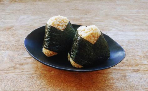 Brown Rice Onigiri Brown Rice Onigiri Recipe, Haylie Pomroy Recipes, Rice Onigiri, The Fast Metabolism Diet, Onigiri Recipe, Make Brown, Tamari Sauce, Metabolism Diet, Nori Seaweed