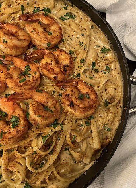 Cajun Shrimp Alfredo Pasta, Mint Juice Recipe, Cajun Shrimp Alfredo, Mint Juice, Shrimp Alfredo, Soul Food Dinner, Easy Meatloaf, Cajun Shrimp, Food Babe