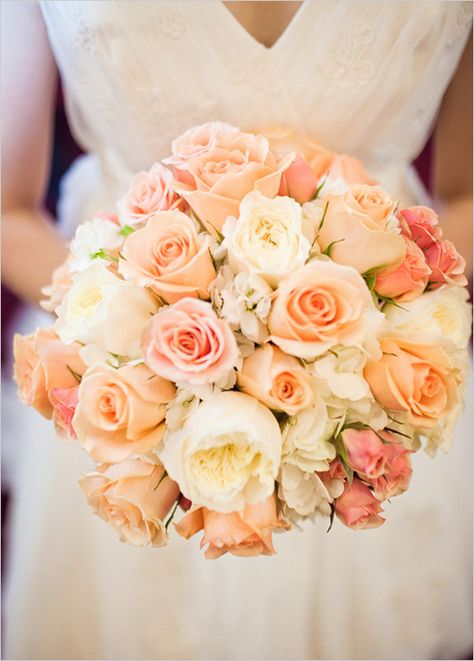 peach wedding bouquet Peach Bouquet, Peach Wedding Flowers, Orange Bouquets, Orange Wedding Flowers, Beautiful Wedding Flowers, A Bouquet Of Flowers, Coral Wedding, Flower Centerpieces Wedding, Orange Wedding