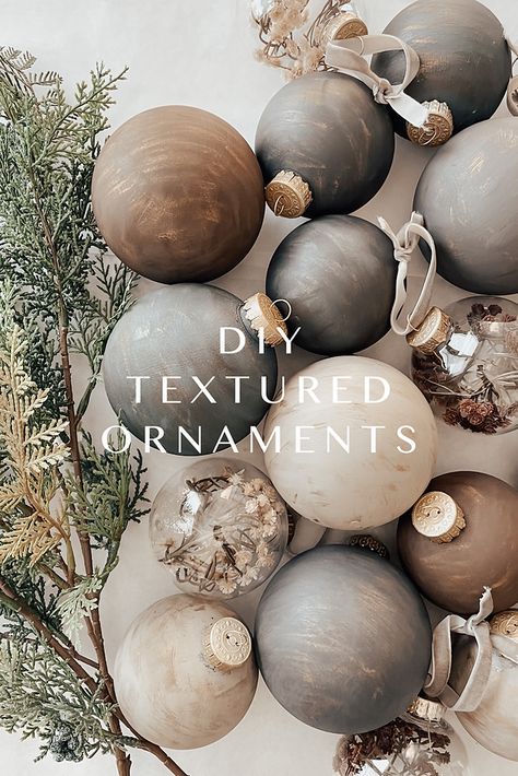 Create a luxe holiday home with these 30 sophisticated Christmas decorating ideas to deck your halls! | Home Made by Carmona #Christmas #decor #holiday #luxe #decorating #holidaydecoratingideas Textured Ornaments, Ideas Decoracion Navidad, Dekor Diy, Christmas Tree Inspiration, Natural Christmas, Boho Christmas, Noel Christmas, Modern Christmas, Christmas Deco