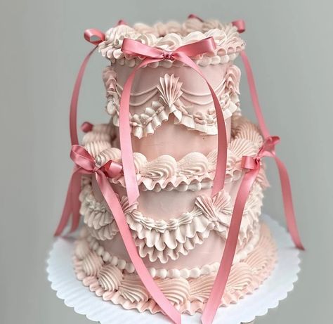 Let Them Eat Cake: Fancy Cakes Are So In At The Moment - Brit + Co Birthday 2 Tier Cakes, Luxury Cake Birthday, Vintage Bow Cake, Let Them Eat Cake Party, Let Them Eat Cake Aesthetic, Bridgeton Party, Tiered Birthday Cake, Bridgerton Theme, Cake Fancy