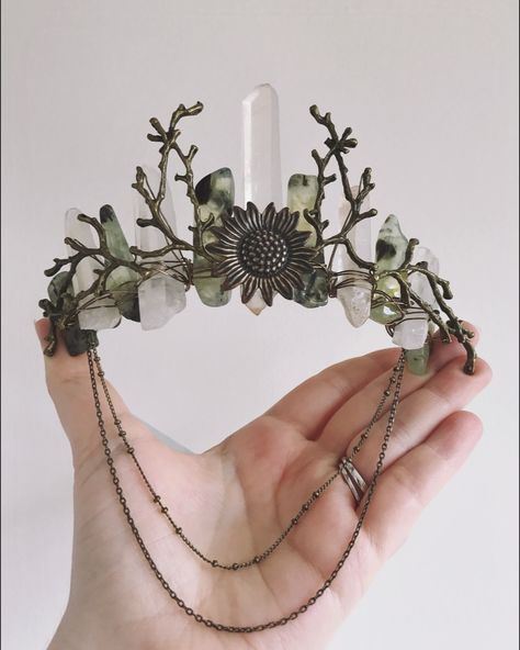 Sunflower Crystal Crown by whiskeynwine Crown Drawing, Flowers Crown, Raw Quartz, Metal Headbands, Beltane, Crystal Crown, Fantasy Jewelry, Tiaras And Crowns, Quartz Points