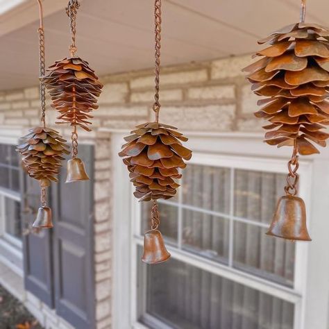 Fall Dinner Party, Pinecone Ornaments, Garden Decor Items, Lawn Ornaments, Farmhouse Garden, Bell Ornaments, Garden Structures, Nature Crafts, Crafty Diy