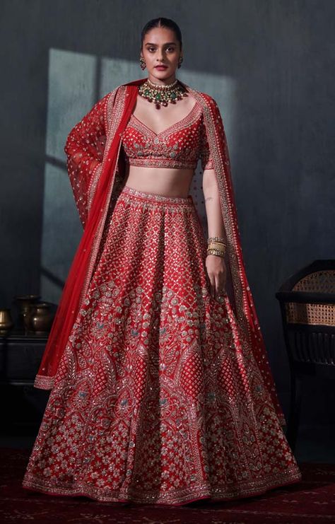 Bridal Couture 2021 Latest Bridal Lehenga Designs, Designer Bridal Lehenga Choli, Red Bridal Dress, Simple Lehenga, Bridal Lehenga Designs, Latest Bridal Lehenga, Wedding Lehenga Designs, Bridal Lehenga Collection, Latest Bridal Dresses