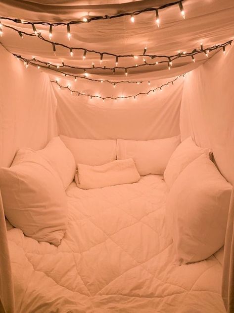 Sleepover Room, What's Your Name, Zimmer Diy, Dorm Decoration, Cute Bedroom Decor, Redecorate Bedroom, Cozy Room Decor, Dreamy Room, Things To Do At A Sleepover