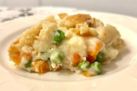 Chicken Cobbler Recipe, Chicken Cobbler, Turkey Pot, Biscuit Mix, Cobbler Recipe, Chicken Dishes Recipes, Chicken Pot, Poultry Recipes, Cream Of Chicken Soup