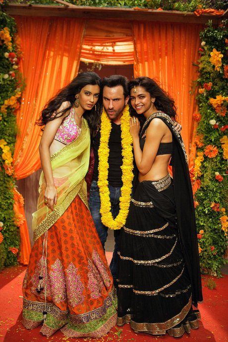 Diana Penty and Deepika Padukone-Cocktail Deepika Padukone Movies, Cocktail Movie, Romantic Dialogues, Bollywood Glamour, Deepika Padukone Style, Diana Penty, Half Sarees, Indian Look, Cocktail Outfit