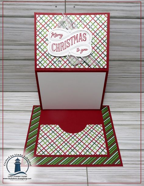 Holiday Fun Fold Card with a Gift Card Pocket | #funfold #giftcard #christmascard #takeabowdesignerpaper #christmaslabels #handmadecards #stationary #patternpaper #stampinup #diy #lindasstampinescape Su Gift Card Holders, Cricut Gift Card Holder Christmas Svg Free, Gift Card Holders Stampin Up Tutorials, Homemade Gift Card Holders, Stampin Up Gift Ideas, Stampin Up Gift Card Holder Ideas, Gift Card Holders To Make For Christmas, Diy Gift Card Holder Ideas, Gift Card Booklet