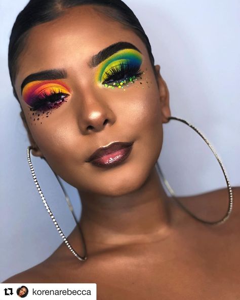 Caribbean Soca on Instagram: “Carnival Make-up Inspiration 😍😍😍😍 . . 💄: @korenarebecca . . DETAILS Eyes: Morphe 35B Ace Beaute Slice Of Paradise (Macaw, Bluebell, Kiwi,…” Trinidad Carnival Makeup, Carnival Makeup Caribbean, Cheer Makeup, Fantasy Make-up, Box Of Crayons, Trinidad Carnival, Carnival Makeup, Make Up Inspiration, Avant Garde Makeup