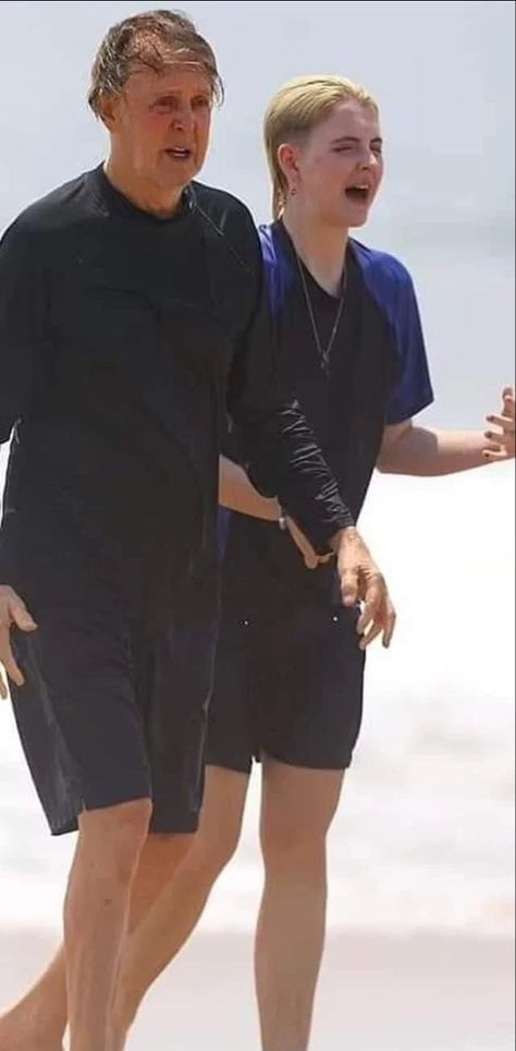 The Beatles. Paul McCartney. Paul and his youngest daughter Beatrice, enjoying a day at the beach in The Hamptons, New York, U.S.A JULY 15, 2022 Beatrice Mccartney, Paul Mccartney Daughter, Paul Mccartney Kids, Mccartney Family, Beatles Kids, Hamptons New York, Beatles Paul Mccartney, Youngest Daughter, July 15