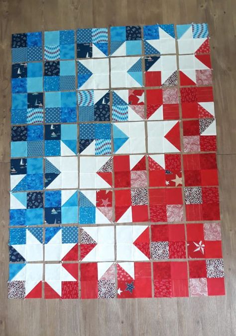 Star Spangled Baby Quilt - Free Pattern & Tutorial Star Quilt Wall Hanging, Flag Quilts, American Quilts Patterns, Blue Quilt Patterns, Propane Forge, Quilts Blocks, Kids Quilts, Flag Quilt, Jelly Roll Quilt Patterns