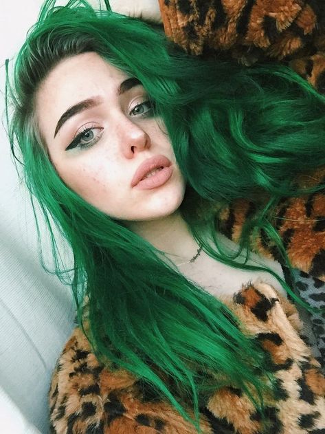 Neon Hair Color, Grey Hair Wig, Aesthetics Fashion, Neon Hair, Chocolate Hair, Green Wig, Makeup Girl, No Bad Days, Short Grey Hair