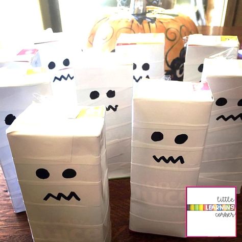 Mummy juice boxes, ghost juice boxes, and jack skellington juice boxes are great for Fall parties, Halloween parties for kids, and classroom parties.  #Halloween #juiceboxes #craftsforkids #mummyjuiceboxes #littlelearningcorner Easy Halloween Snacks For Kids, Halloween Juice Box, Autumn Themed Activities, Halloween Birthday Parties, Fall Birthday Party, Halloween Juice, Fun Party Drinks, Family Halloween Party, Easy Halloween Snacks