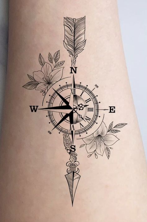 Arrow Compass Tattoo, Feminine Compass Tattoo, Cute Foot Tattoos, Tato Paha, Compass Rose Tattoo, Compass Tattoo Design, Boho Tattoos, Tato Lengan, Парные Тату