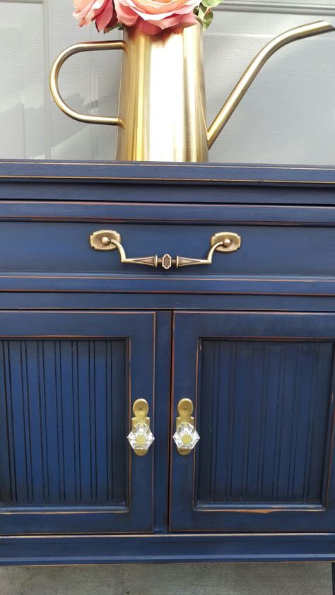 Annie Sloan Napoleonic blue with dark wax https://www.facebook.com/brushedbybrandy/ Annie Sloan Napoleonic Blue, Kitchen Ideas Blue, Blue Bedroom Furniture, Napoleonic Blue, Dark Blue Bedrooms, Blue Painted Furniture, Chalk Paint Ideas, Chalk Painted Furniture, Chalk Paint Projects