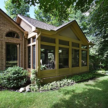 Screened Porch Exterior Camping Structures, Timber Frame Exterior, Veranda Ideas, Screened In Porch Diy, Porch Enclosures, Screened Gazebo, Screened Porch Designs, Porch Remodel, Porch Addition