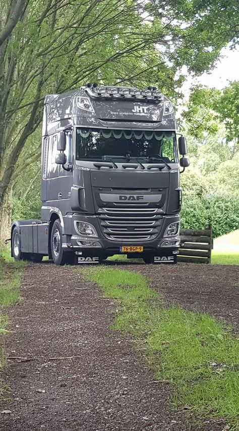 Best Trucks, Benz Suv, Daf Truck, Semi Trailer Truck, Trucking Business, Daf Xf, Mercedes Benz Trucks, Toy Cars For Kids, Show Trucks