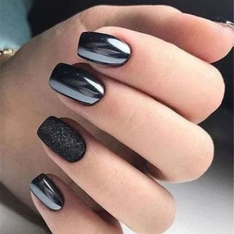 Black Chrome Nails Designs, Dark Winter Nails, Winter Nails 2023, Black Chrome Nails, Short Fake Nails, Nail Colors Winter, Nails Easy, Nails Square, Metallic Nails