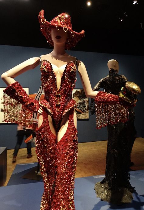 Miranda Priestly, Cowgirl Look, High Fashion Runway, Queer Fashion, Stage Outfits, Costume Design, Costume Party, Runway Fashion, Dress To Impress