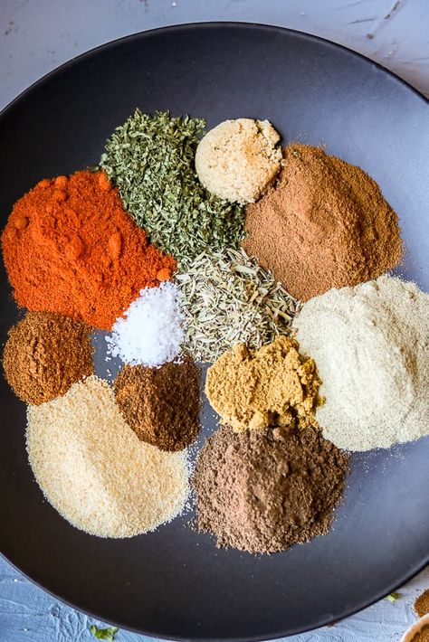 Jamaican Jerk Seasoning, Dry Rub Recipes, Homemade Spice Mix, Spice Blends Recipes, Jamaican Dishes, Spice Mix Recipes, Seasoning And Spice, Diy Spices, Jamaican Jerk