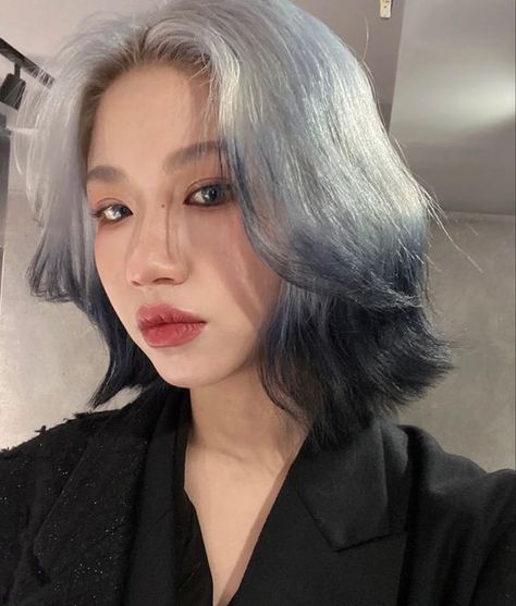 Korean Dyed Hair Short, Hairstyle Girl, Korean Hair Color, Dip Dye Hair, Hair Color Underneath, Hair Color Streaks, Dyed Hair Inspiration, Punk Hair, Pretty Hair Color