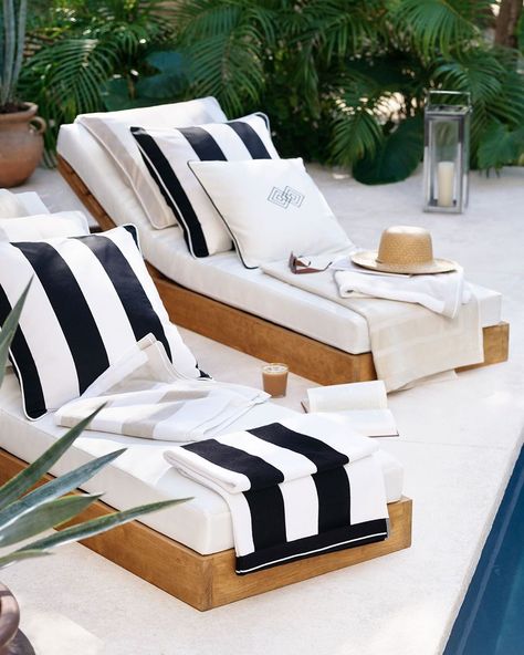 H&M HOME on Instagram: “Stripes for a luxurious, timeless feeling 👌🏼 #HMHOME #ClassicCollection” Pool Decor, Chaise Lounges, Pool Furniture, H&m Home, Pool Patio, Backyard Decor, Pool House, Lounge Chairs, Swimming Pool