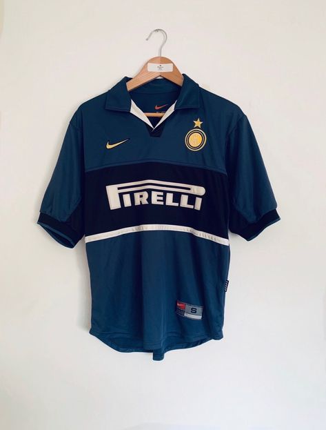 Inter 1998-99 third shirt Dickies Outfit, Baseball Jacket Outfit, Vintage Soccer Jersey, Football Jersey Outfit, Jersey Fashion, Soccer Tees, Mens Polo T Shirts, Vintage Football Shirts, Retro Football Shirts